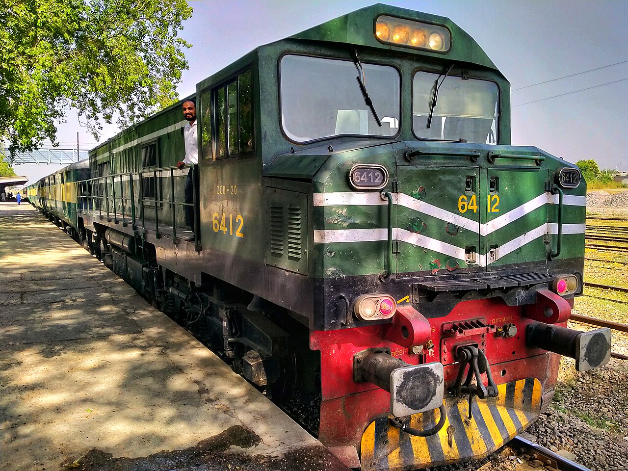Khyber Mail — Karachi to Peshawar