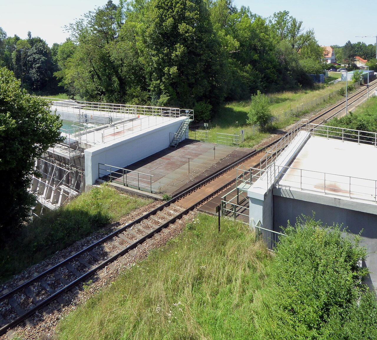Tüßling–Burghausen railway — Burghausenからテュスリングへ