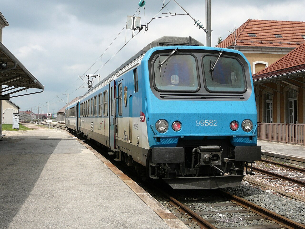 Neuchâtel–Pontarlier railway — Pontarlier to Neuchâtel