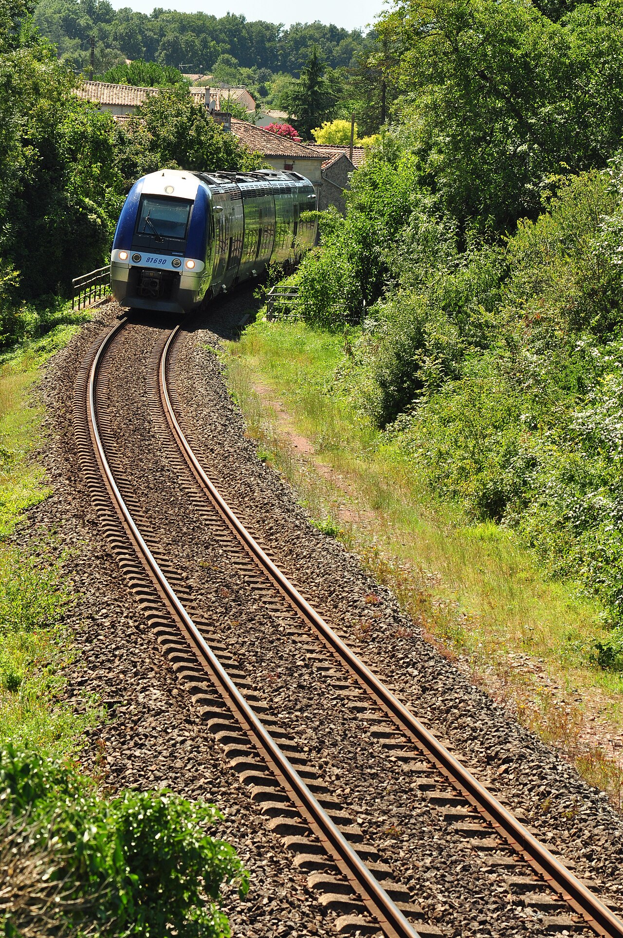 Bahnstrecke Beillant–Angoulême – von Saintes nach Angoulême