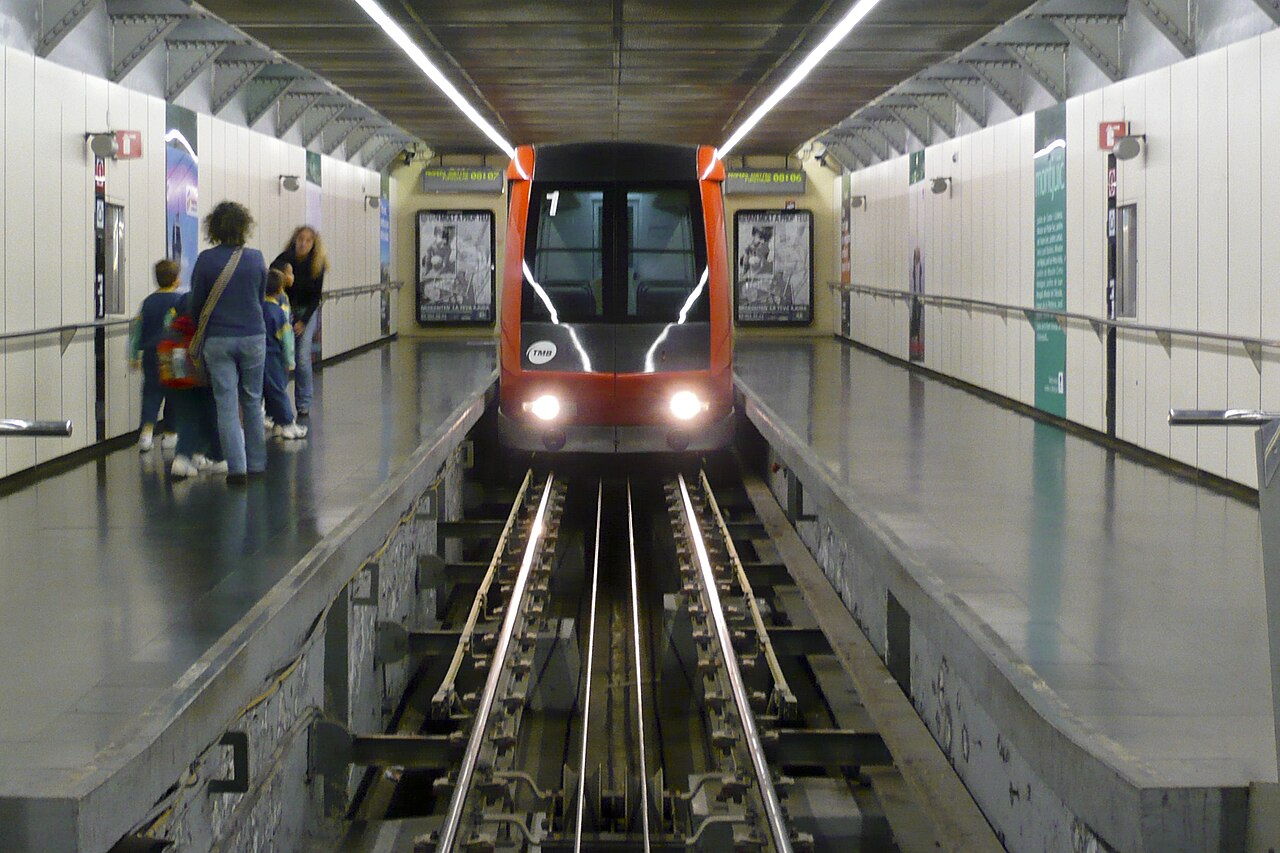 Montjuïc Funicular — Barcelona (Paral·lel) to Parc de Montjuïc