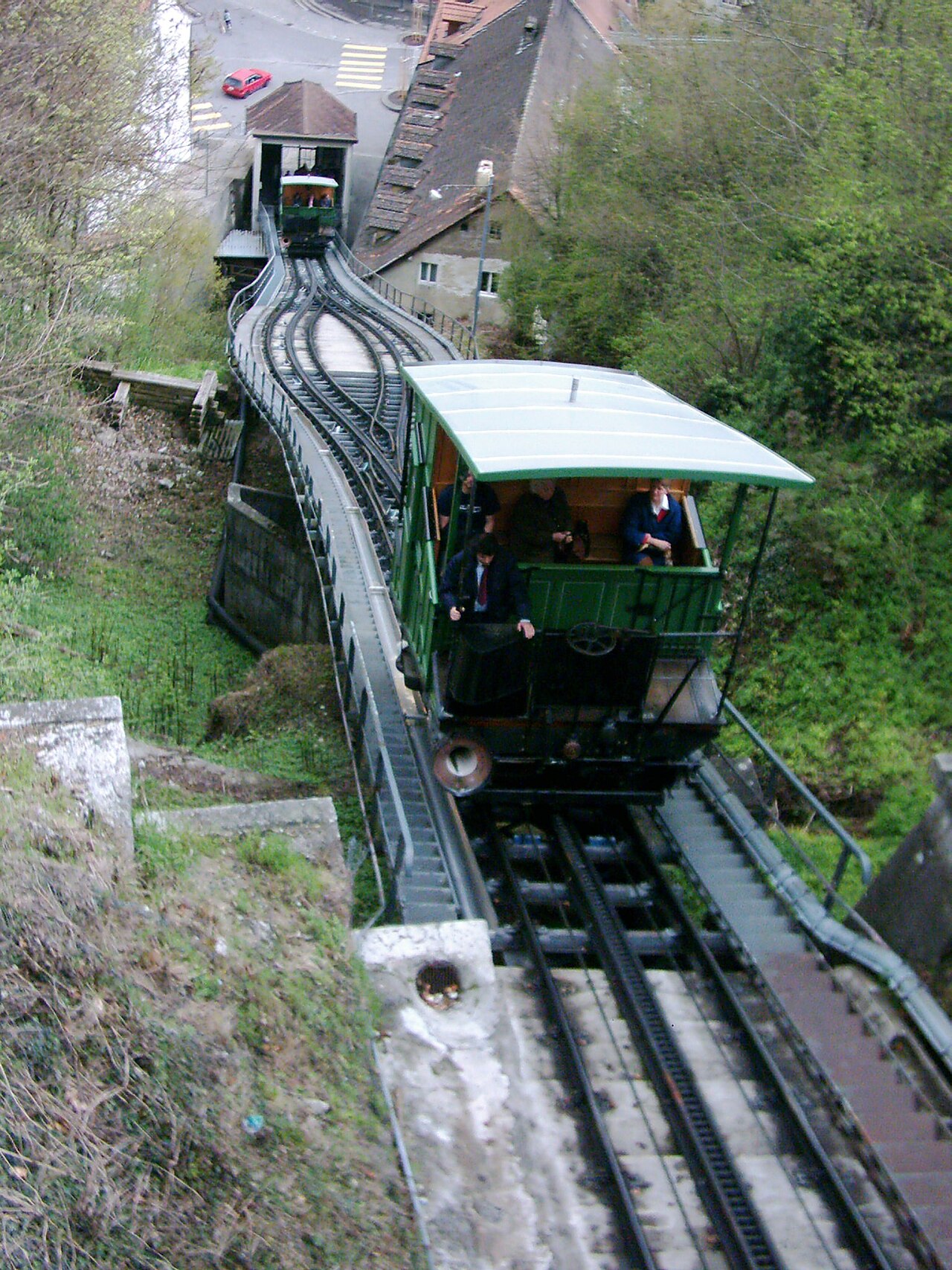 フリブール・フニキュレール — Fribourg (Pertuis)からFribourg (Saint-Pierre)へ