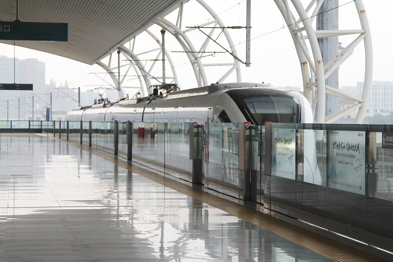 Chuanqing Railway — Chengdu to Huangshengguan