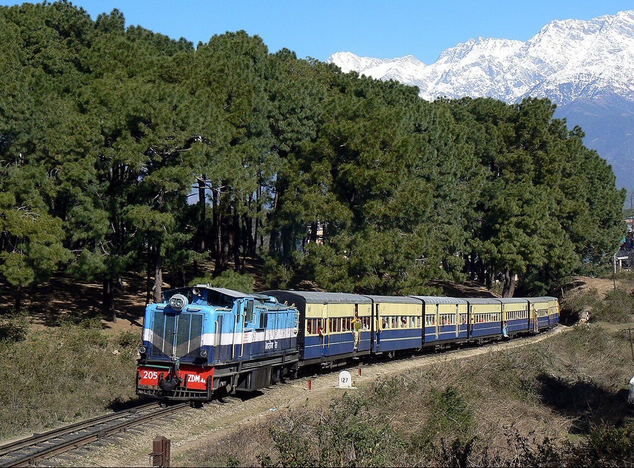 Kangra Valley Eisenbahn – von Pathankot nach Joginder Nagar