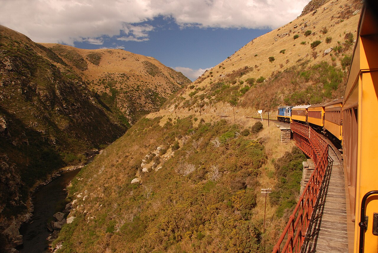Taieri Gorge Railway — ダニーデンからPukerangiへ