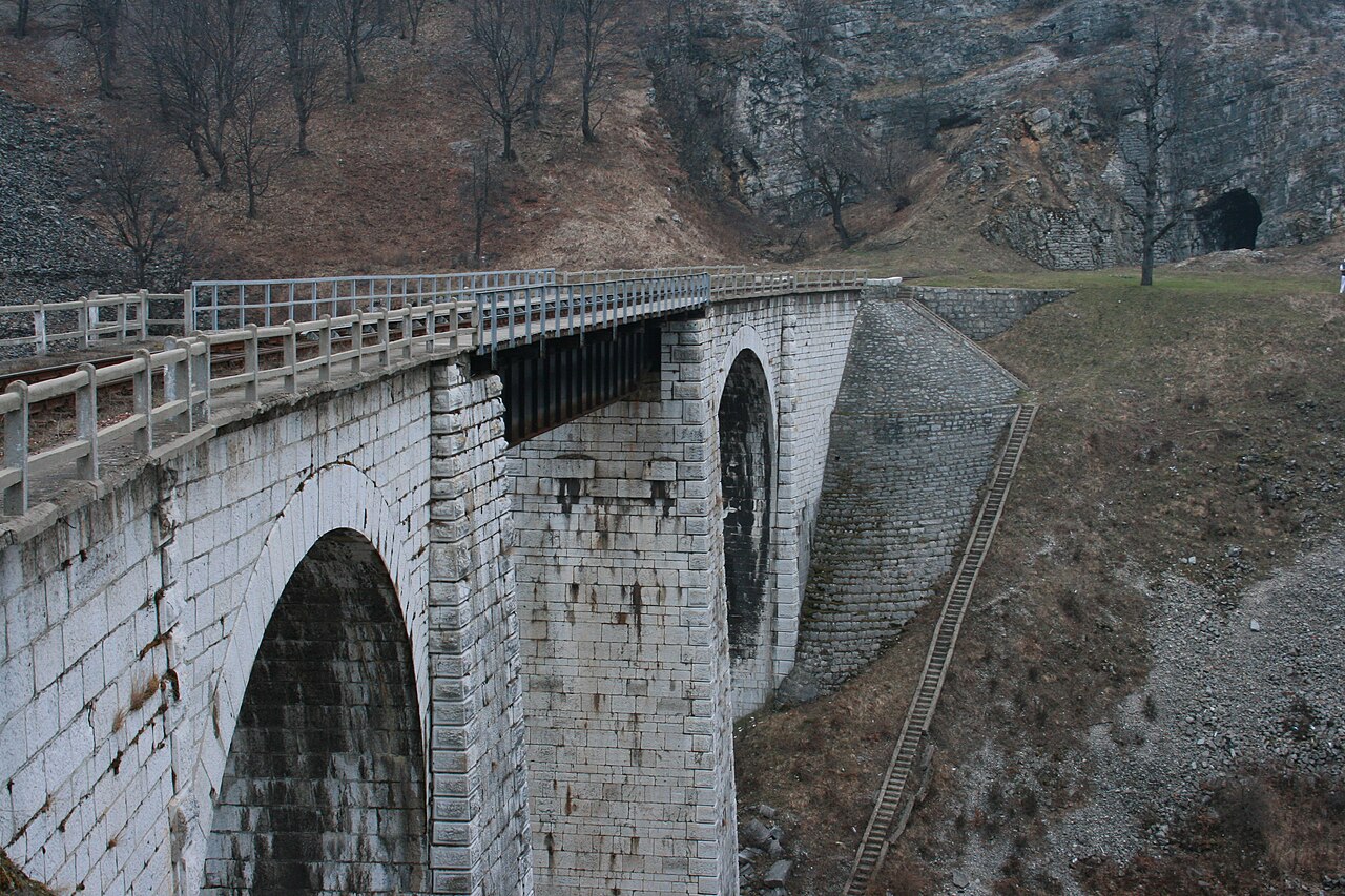 Bahnstrecke Oravița–Anina – von Oravița nach Anina