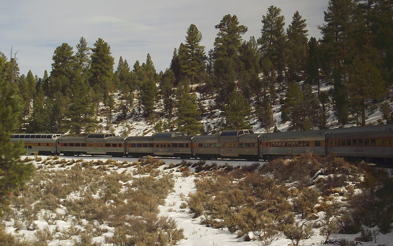 グランド・キャニオン鉄道 — WilliamsからGrand Canyon Villageへ