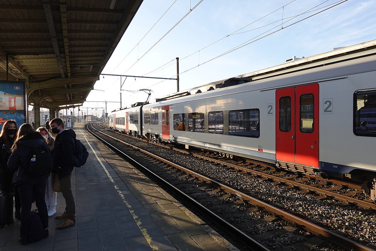 Intercity — Brussels Airport to Ostend