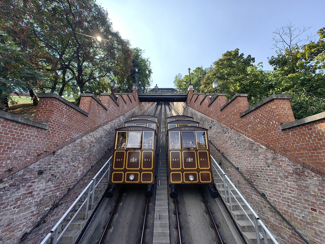 Budavári Sikló — Budapest (Clark Ádám tér) to Buda Castle