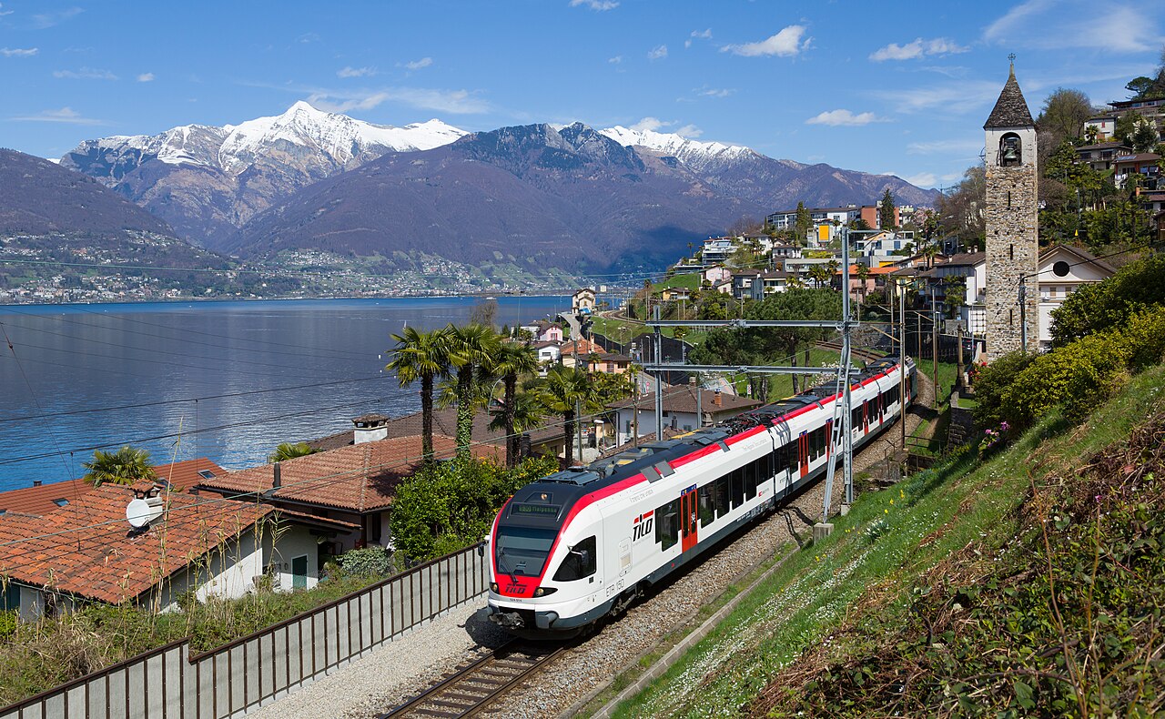 Bahnstrecke Cadenazzo–Luino – von Cadenazzo nach Luino