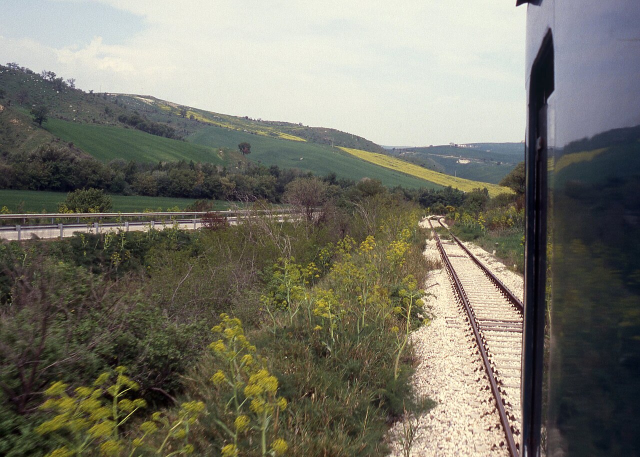 Irpinia Express — アヴェッリーノからRocchetta Sant’Antonioへ