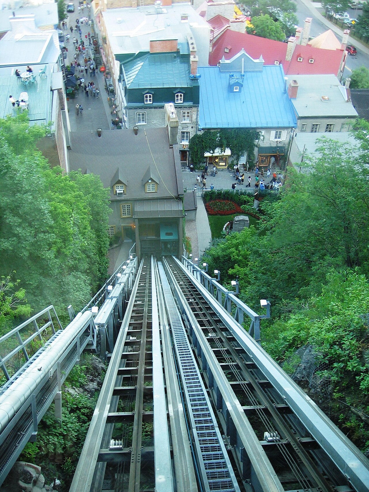 フニクレール・デュ・ヴュー＝ケベック — Quebec City (Petit-Champlain)からDufferin Terraceへ