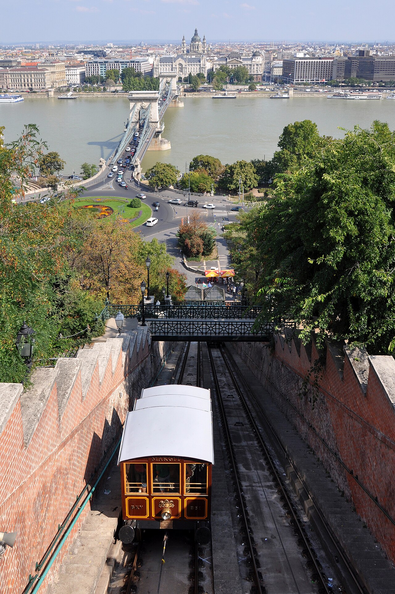 Budavári Sikló — Budapest (Clark Ádám tér) to Buda Castle