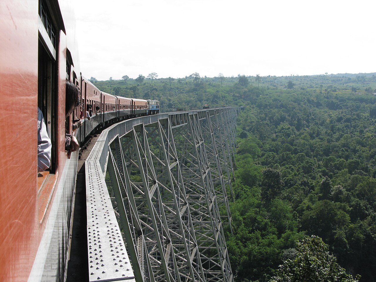 Bahnstrecke Mandalay–Lashio – von Mandalay nach Lashio