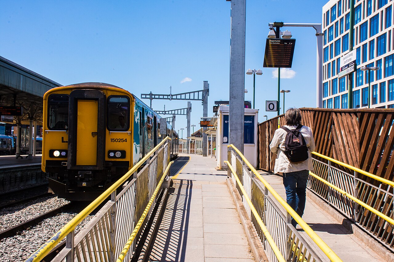 エブブ・ベール・タウン駅 — カーディフからEbbw Vale Townへ