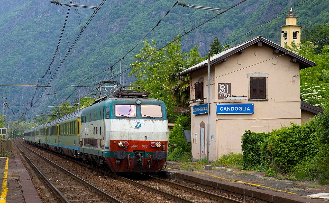 Domodossola–Milan railway — Domodossola to Milan