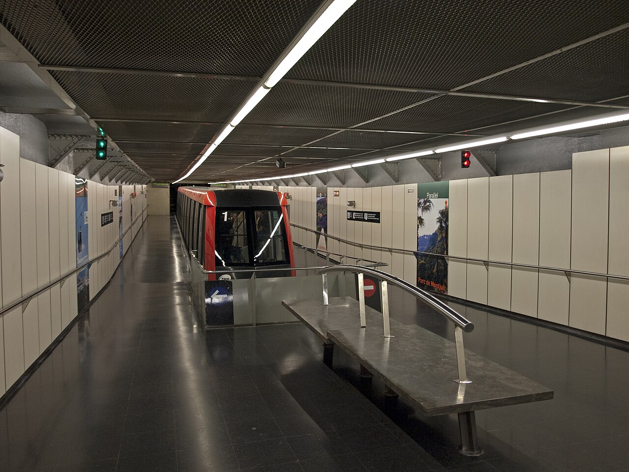 Funicular de Montjuïc – von Barcelona (Paral·lel) nach Parc de Montjuïc