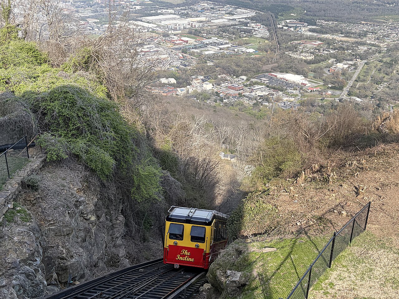 Lookout Mountain Incline Railway — Chattanooga (St. Elmo) to Lookout Mountain (Point Park)