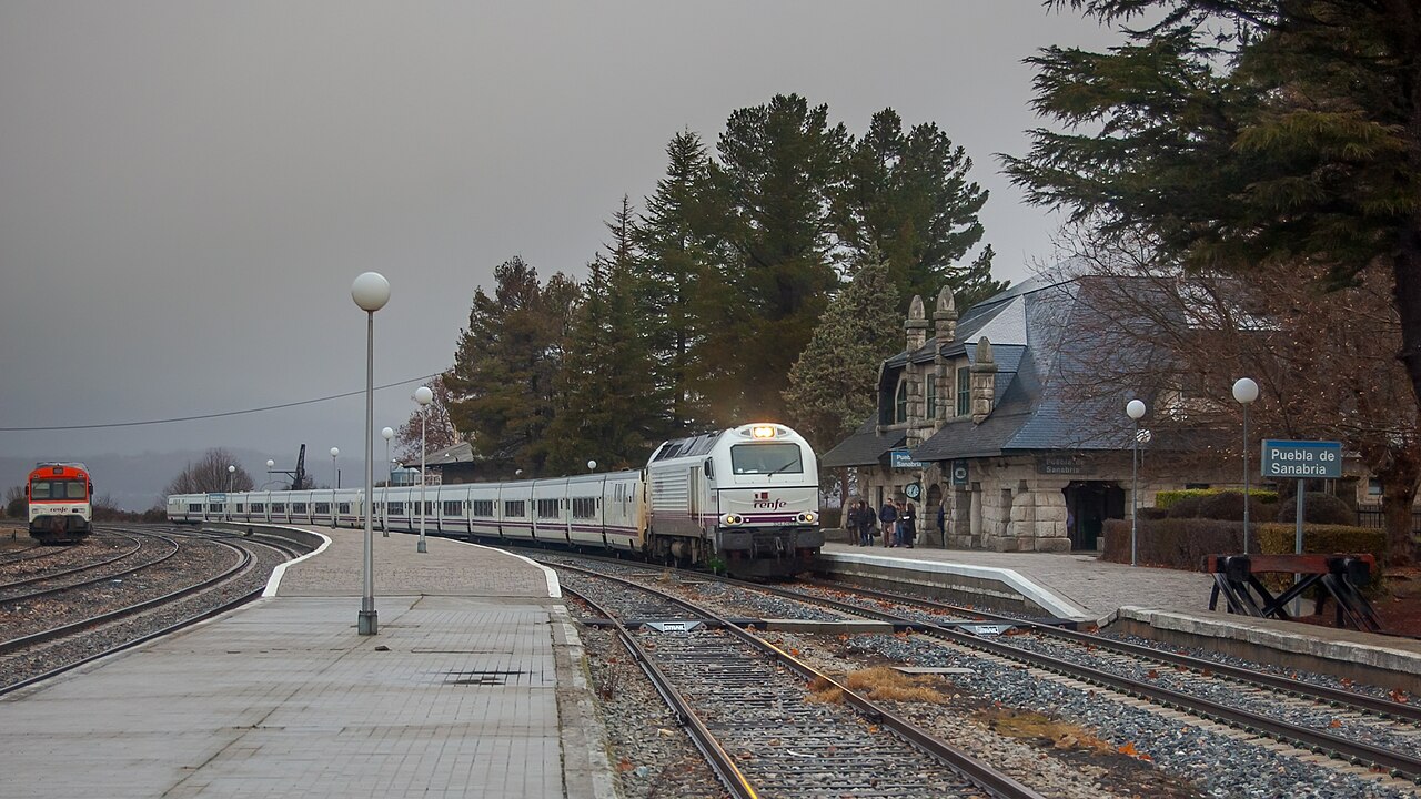 Bahnstrecke Zamora-La Coruña – von Valladolid nach Puebla de Sanabria