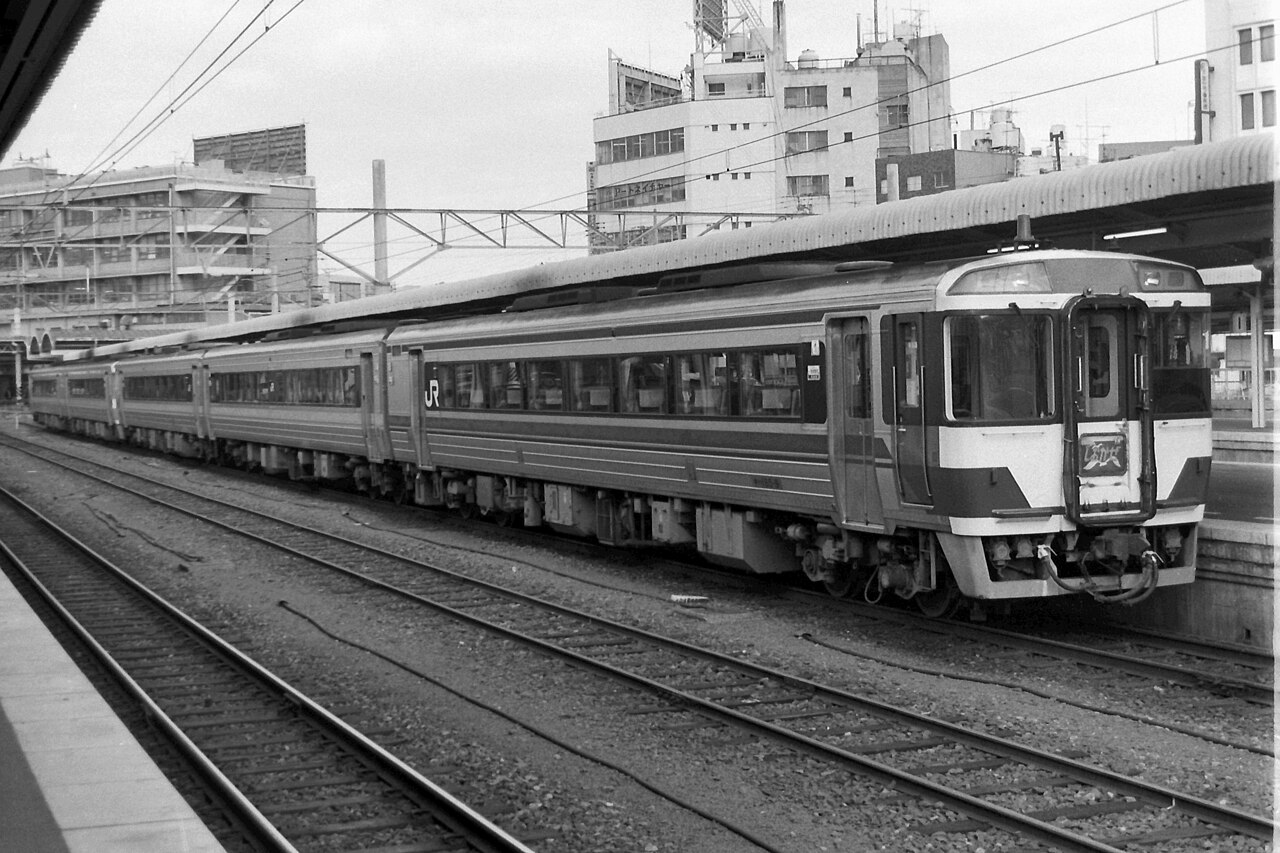 Limited Express Shiokaze – von Okayama nach Matsuyama
