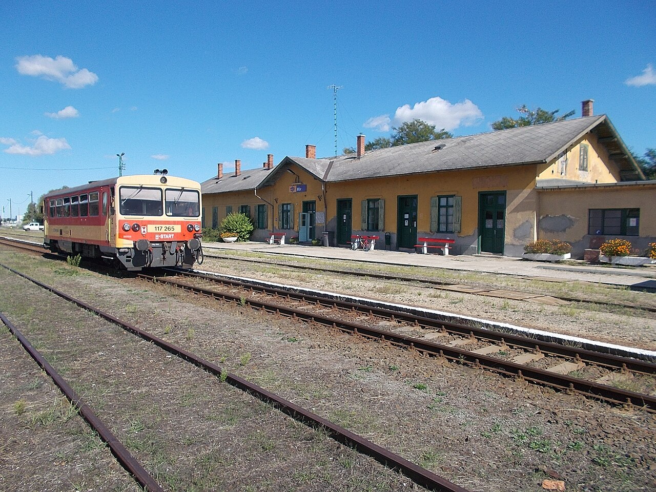 Székesfehérvár–Komárom railway — Komárom to Székesfehérvár