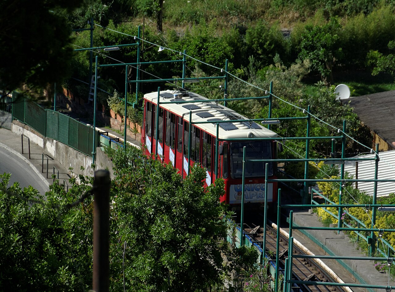 Standseilbahn Capri – von Marina Grande nach Capri (Piazzetta)