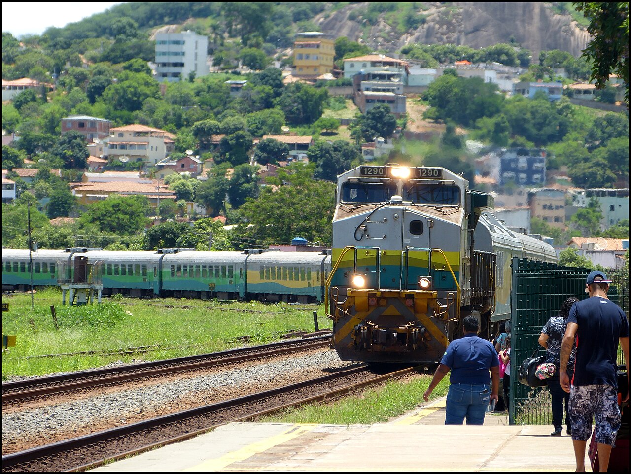 ヴィトーリア・ミナス鉄道 — Vitóriaからベロオリゾンテへ