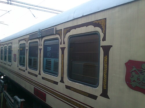 Palace on Wheels — photo 1